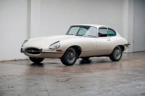 Jaguar E-Type photo