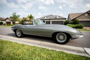 Jaguar E-Type photo