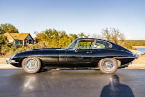 Jaguar E-Type photo