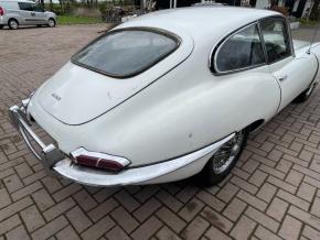 Jaguar E-Type photo