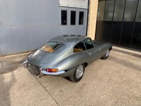 Jaguar E-Type photo