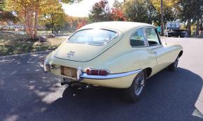 Jaguar E-Type photo