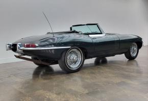 Jaguar E-Type photo