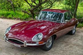 Jaguar E-Type photo