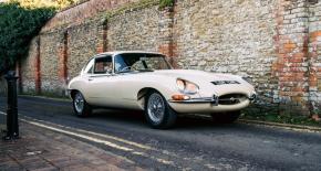 Jaguar E-Type photo