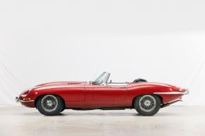 Jaguar E-Type photo