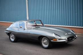 Jaguar E-Type photo