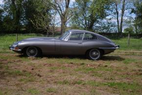 Jaguar E-Type photo