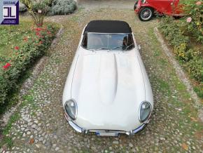 Jaguar E-Type photo