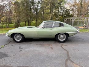 Jaguar E-Type photo