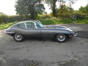 Jaguar E-Type photo