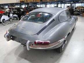 Jaguar E-Type photo