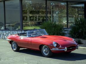 Jaguar E-Type photo