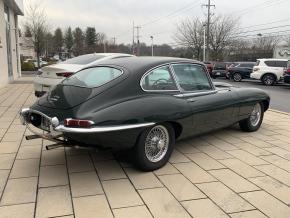 Jaguar E-Type photo