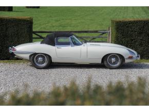 Jaguar E-Type photo