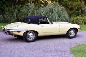 Jaguar E-Type photo