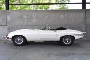 Jaguar E-Type photo