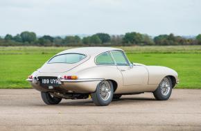 Jaguar E-Type photo