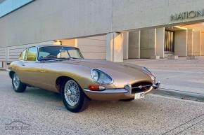 Jaguar E-Type photo