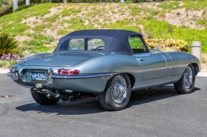 Jaguar E-Type photo