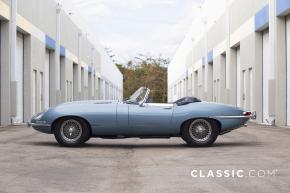 Jaguar E-Type photo