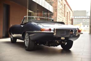 Jaguar E-Type photo