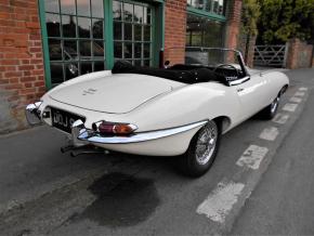 Jaguar E-Type photo