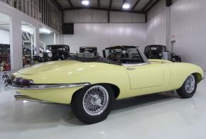 Jaguar E-Type photo