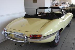 Jaguar E-Type photo