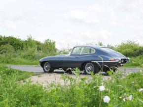 Jaguar E-Type photo