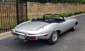 Jaguar E-Type photo