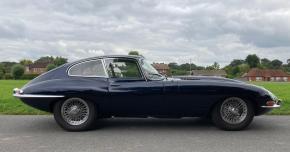 Jaguar E-Type photo