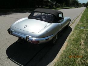 Jaguar E-Type photo