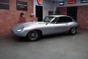 Jaguar E-Type photo