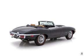 Jaguar E-Type photo