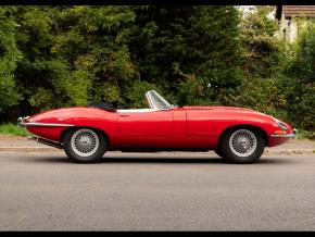 Jaguar E-Type photo