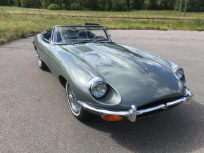 Jaguar E-Type photo