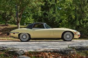 Jaguar E-Type photo