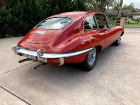 Jaguar E-Type photo