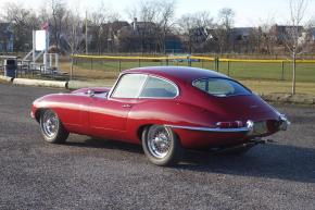 Jaguar E-Type photo