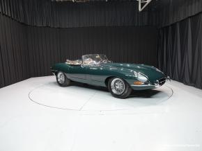 Jaguar E-Type photo