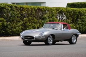 Jaguar E-Type photo