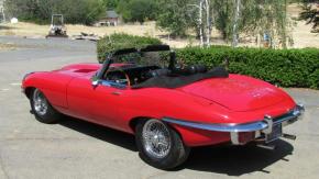 Jaguar E-Type photo