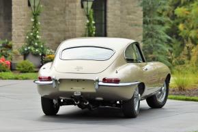 Jaguar E-Type photo