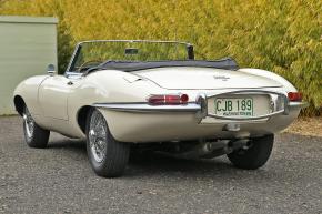 Jaguar E-Type photo