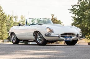 Jaguar E-Type photo