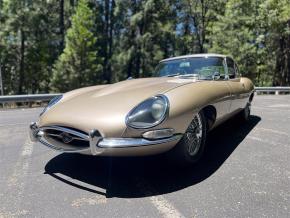 Jaguar E-Type photo