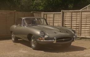 Jaguar E-Type photo