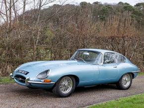 Jaguar E-Type photo