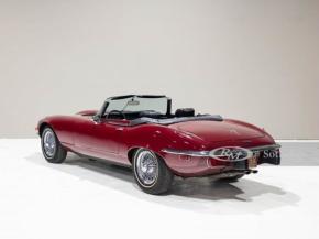 Jaguar E-Type photo